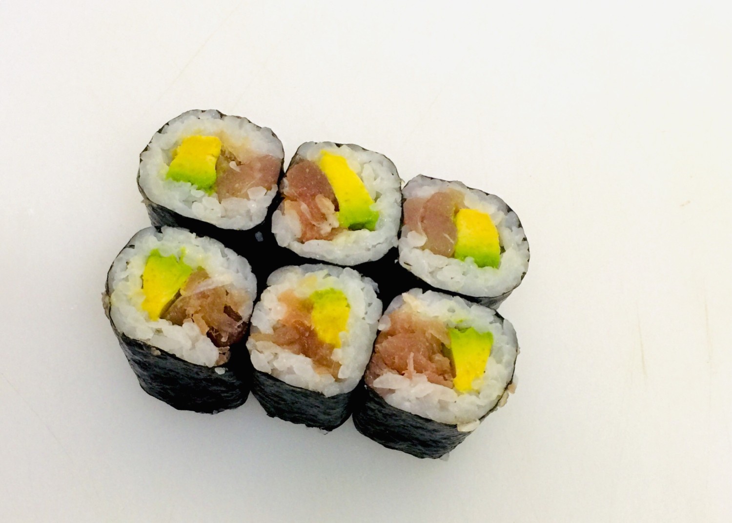 86 . Tekka Avo Maki (Thunfisch, Avocado)