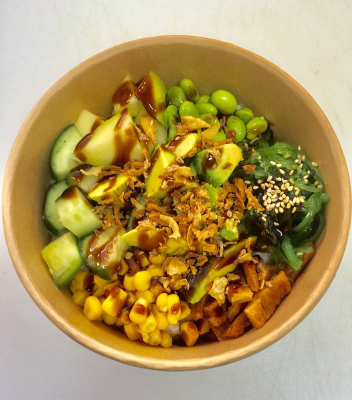 46. Vegetarisch Bowl (Reis,Avocado,Mango,Gurke,Wakame,Tofu Inari)